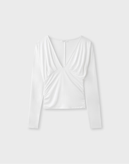 Stradivarius Langarm-T-Shirt mit V-Ausschnitt in Ecru, 6 von 7