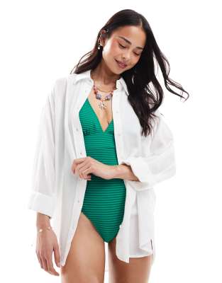 Stradivarius - Langärmlige Oversize-Hemdbluse in weißer Leinenoptik