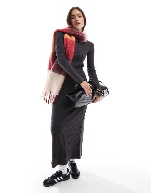 Stradivarius – Langärmliges Midikleid aus gebürstetem Material in Grau