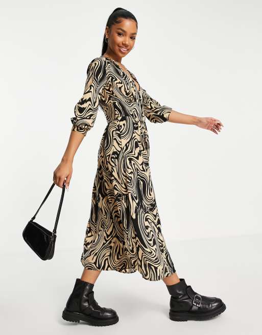 Stradivarius – Langärmliges Midikleid aus Satin mit Wirbelmuster 