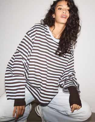 Stradivarius - Langärmliges Oversize-Shirt in Himmelblau mit Streifen