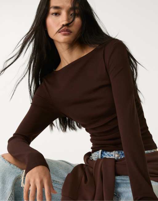 Stradivarius – Langärmliges Shirt in Braun mit Raffung, 2 von 4