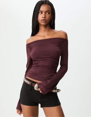Stradivarius - Langärmliges Shirt in Dunkelrot mit Raffung