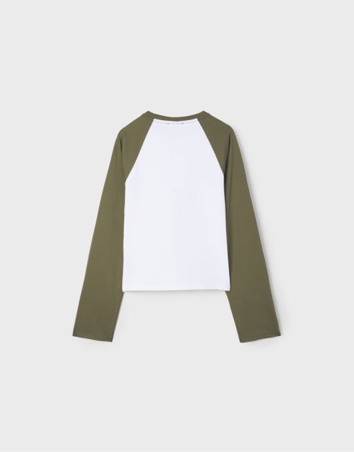 Stradivarius Langärmliges T-Shirt im Baseball-Stil in Khaki, 7 von 7