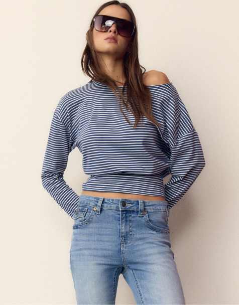 Stradivarius – Langärmliges T-Shirt in Marineblau mit U-Boot-Ausschnitt und gestreifter Schärpe - view 1