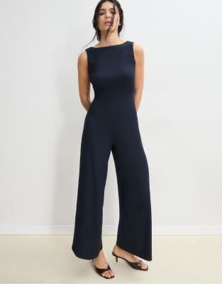 Stradivarius - Langer, ärmelloser Jumpsuit in Marineblau mit geradem Schnitt