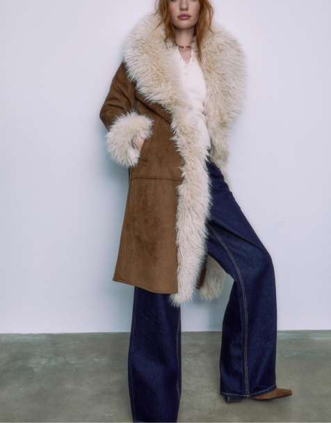 Stradivarius – Langer brauner Mantel mit Kunstpelz-Besatz im Used-Look - view 1