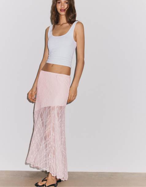 Stradivarius – Langer Rock aus Spitze in Pastellrosa - view 1