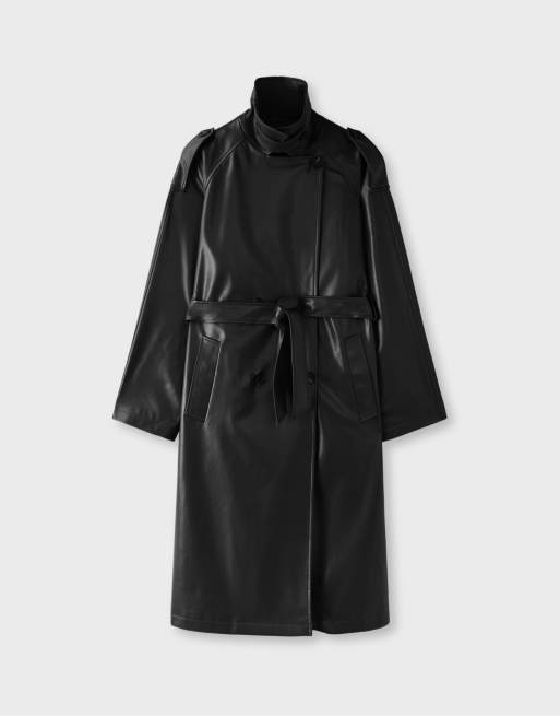 Stradivarius langer Trenchcoat in Lederoptik in Schwarz, 6 von 7