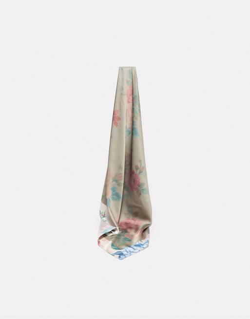 Stradivarius Large floral scarf in pastel pink, 3 of 4
