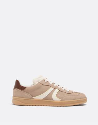 Stradivarius - Lässige Sneaker aus Leder in Beige-Neutral