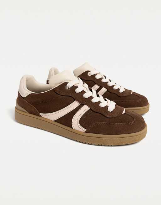 Stradivarius – Lässige Sneaker aus Leder in Braun mit Gummisohle