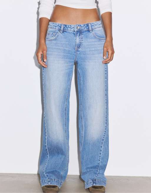 Stradivarius lavtaljede jeans med lige ben i medium lyseblå denim, 2 af 7