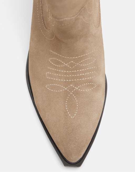 Stradivarius Leather cowboy heeled ankle boots in beige, 5 of 7