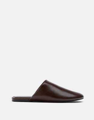  Leather effect slippers 