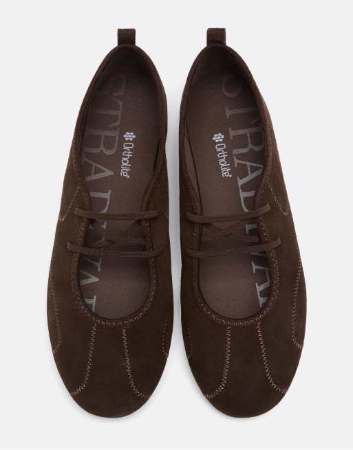 Stradivarius Leder-Sneaker-Ballerinas mit elastischem Riemen in Braun, 3 von 6