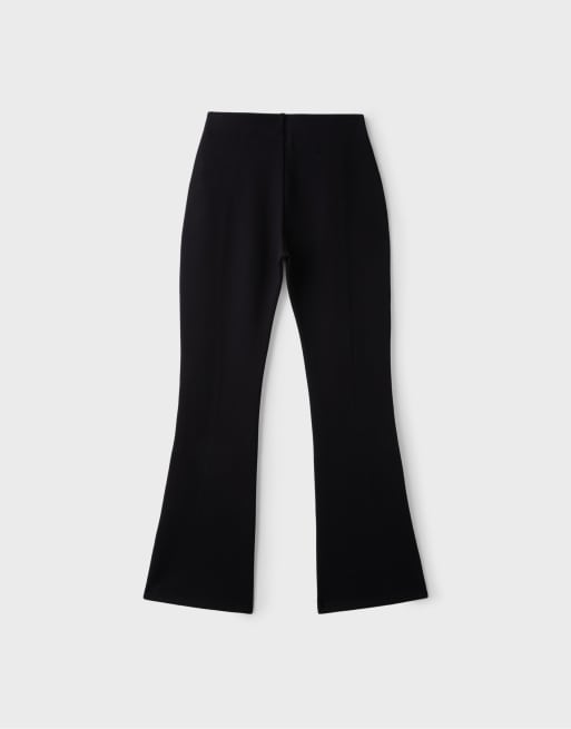 Stradivarius leggings i bomullsmix med utsvängda ben och dekorativ söm i svart, 7 av 7