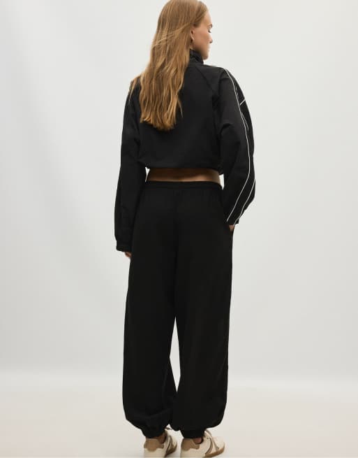 Stradivarius Leinenoptik-Sarouelhose in Schwarz, 2 von 7