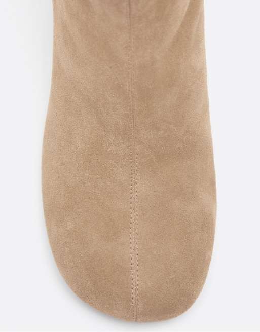 Stradivarius leren enkellaarzen met blokhak in beige, 4 van 6