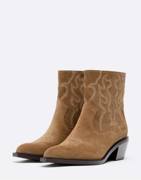 Stradivarius - Leren enkellaarzen met hak in beige - view 1