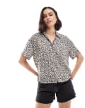 [Stradivarius] Stradivarius linen blend short sleeve boxy shirt in leopard print-Brown XS BROWN