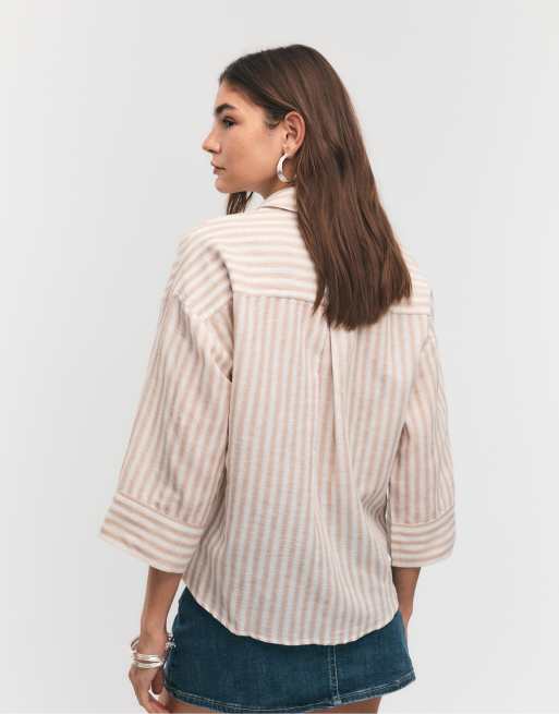 Stradivarius Linen-effect kimono sleeve shirt in stone, 3 of 4