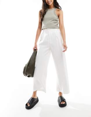 Stradivarius Linen Look Culottes In White