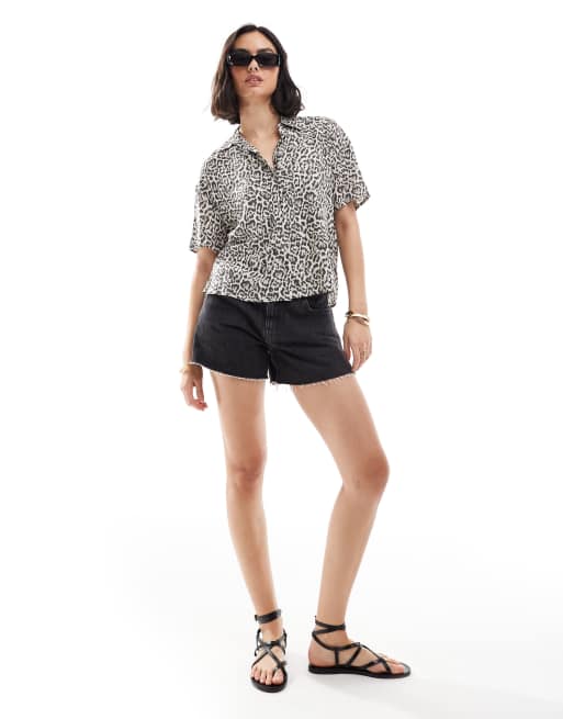 Stradivarius linen look short sleeve boxy shirt in leopard print, 2 of 4