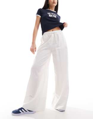 Stradivarius Stradivarius linen look super wide leg trouser in white