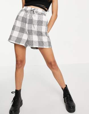 STRADIVARIUS LINEN PLAID SHORTS IN GRAY-GREY