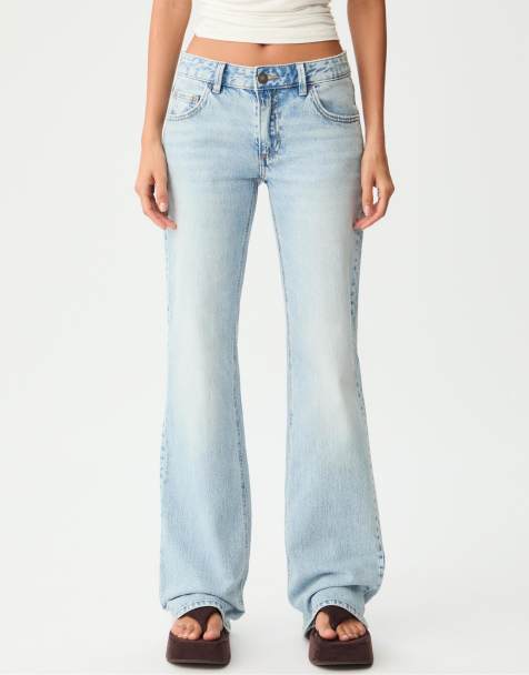Stradivarius – Ljusblå, utsvängda jeans med låg midja - view 1