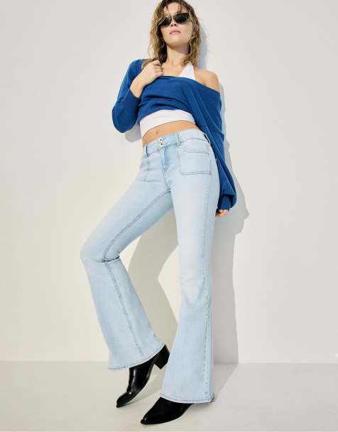 Stradivarius – Ljusblekta jeans med låg midja, dekorativ söm och fickor - view 1