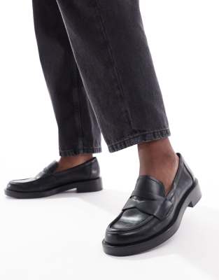 Stradivarius Loafer In Black