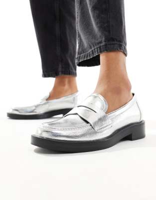 Stradivarius - Loafer in Silber