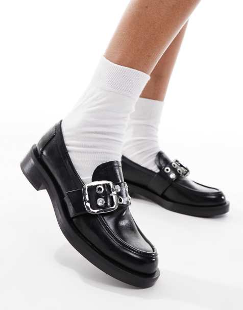 Stradivarius - Loafers met gespdetail in zwart - view 1
