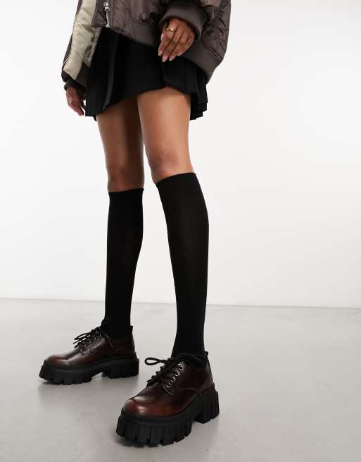 Stradivarius - Loafers met veters en dikke zool in bruin met wassing 
