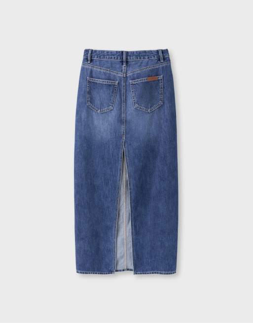 Stradivarius Long denim skirt in medium denim wash, 7 of 7