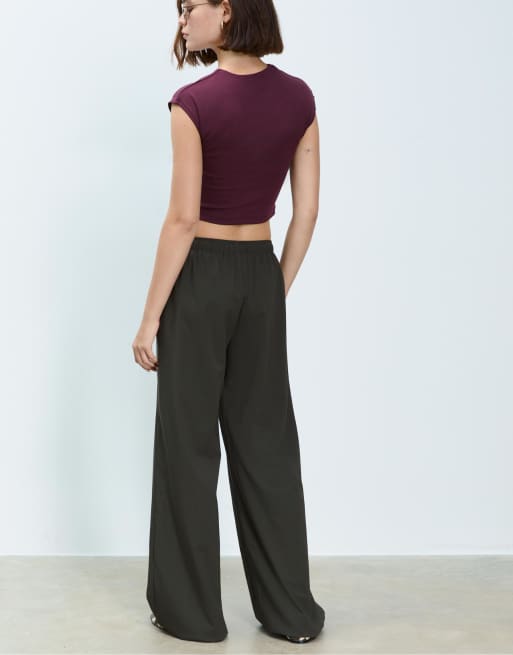 Stradivarius Long flowing smart trousers in green, 3 of 4