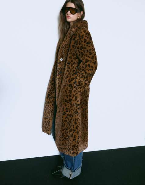 Stradivarius Long leopard print faux fur coat in beige - view 1
