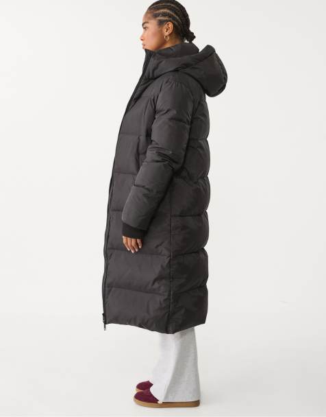 Stradivarius long puffer coat in black - view 1