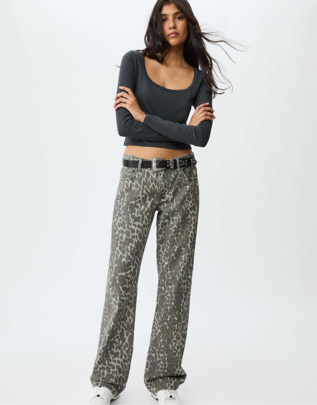 Stradivarius Long sleeve basic t-shirt in dark grey