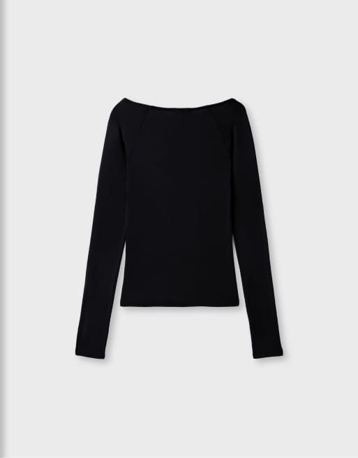 Stradivarius Long sleeve lace v-neck t-shirt with under-bust detail in black, 7 of 7