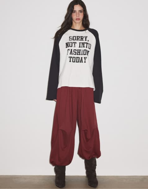 Stradivarius Long sleeve raglan t-shirt in black - view 1