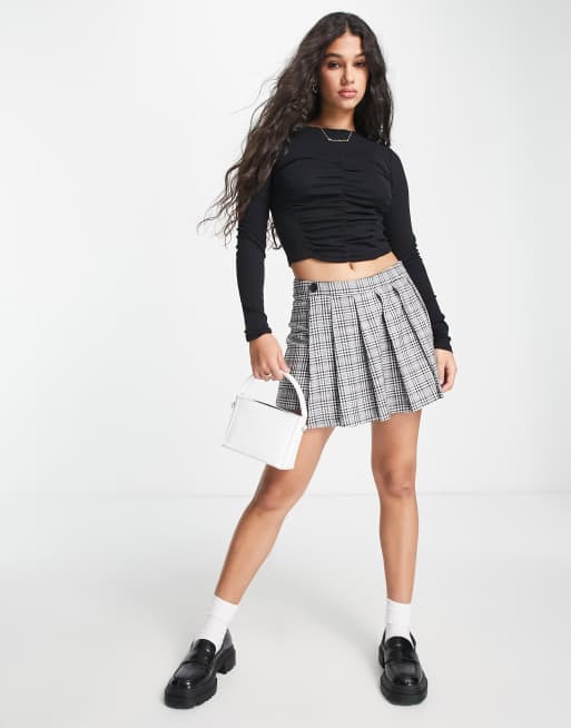 Stradivarius long sleeve ruched front top in black, 4 of 4