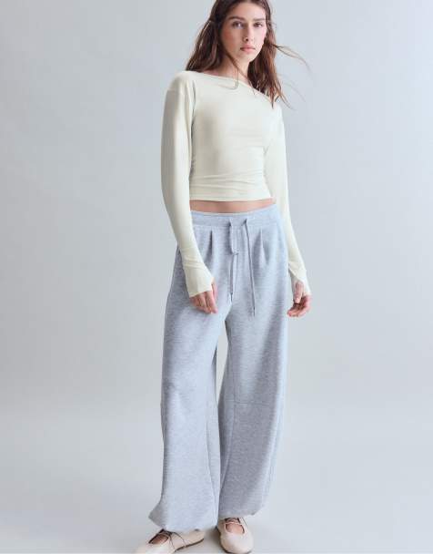 Stradivarius Long sleeve ruched top in ecru - view 1