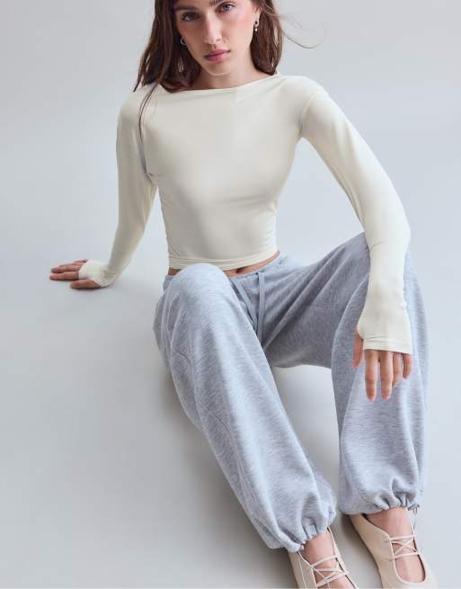 Stradivarius Long sleeve ruched top in ecru, 5 of 7