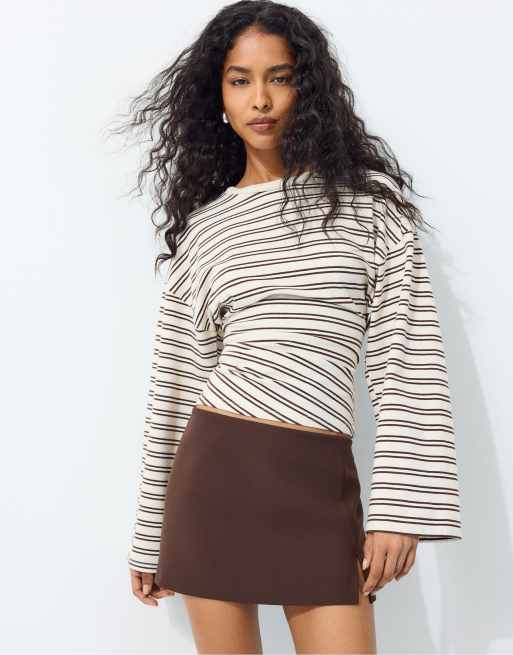 Stradivarius Long sleeve striped t-shirt with ruched waist in vanilla, 2 of 7
