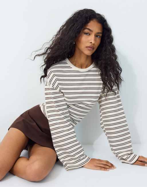 Stradivarius Long sleeve striped t-shirt with ruched waist in vanilla, 5 of 7