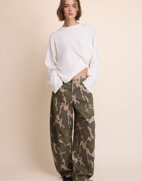Stradivarius Long sleeve t-shirt in white