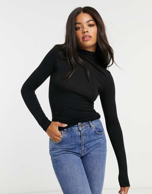 Stradivarius ribbed v neck long sleeve top in black